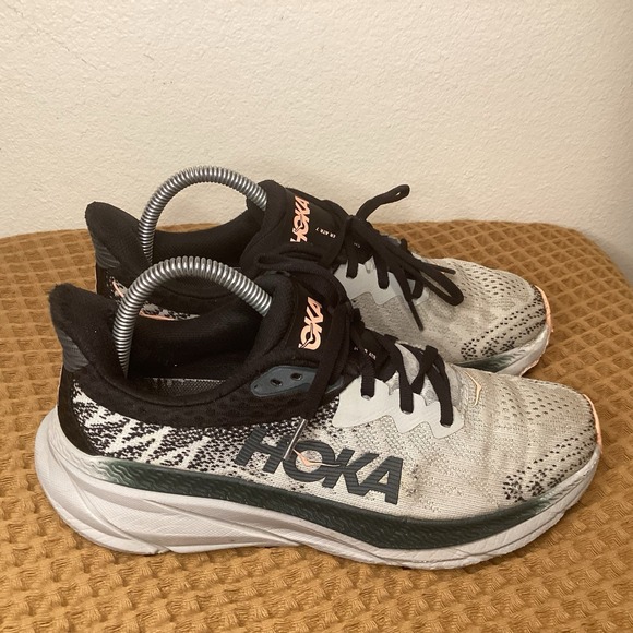 Hoka One One Challenger ATR 7 Women's Size 7.5 Gray Pink Running Shoes Sneakers - Picture 2 of 11